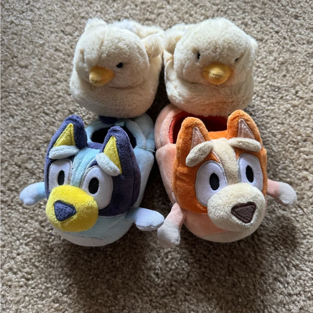 Bluey and Duck Kids Plush Slippers Bundle - Picture 1 of 3